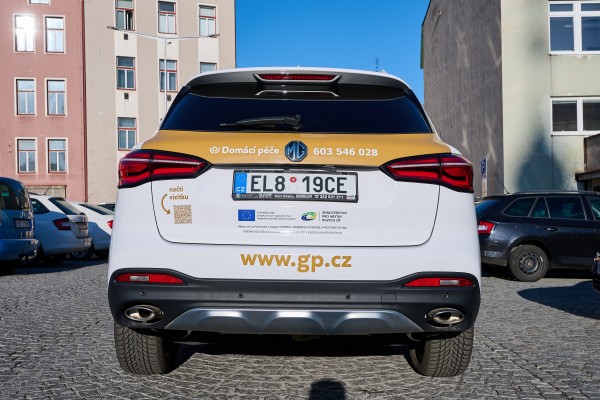 Automobil pro poskytování terénní odlehčovací služby.