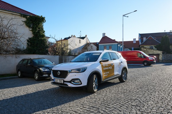 Automobil pro poskytování terénní odlehčovací služby.