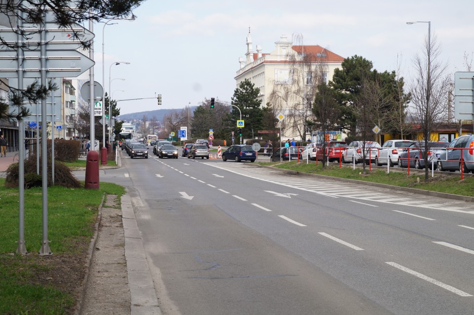 Třída Václava Klementa projde celkovou rekonstrukcí. Zahrnovat bude i stavbu cyklostezky od obchodního centra Bondy po křižovatku s ulicí 17. listopadu.