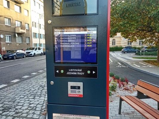 Detail autobusového terminálu náměstí Republiky