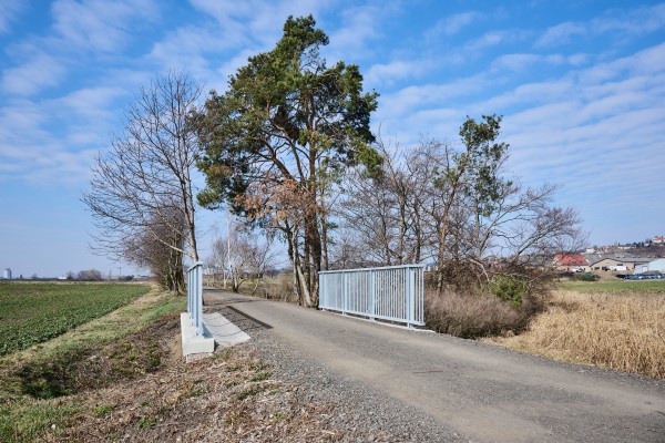Dokončená cyklostezka Dobrovice - Ledce v březnu 2025.