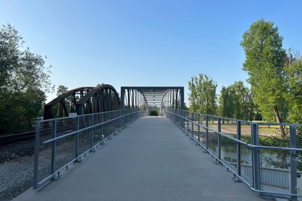 Nábřežní cyklostezka na Krásné louce