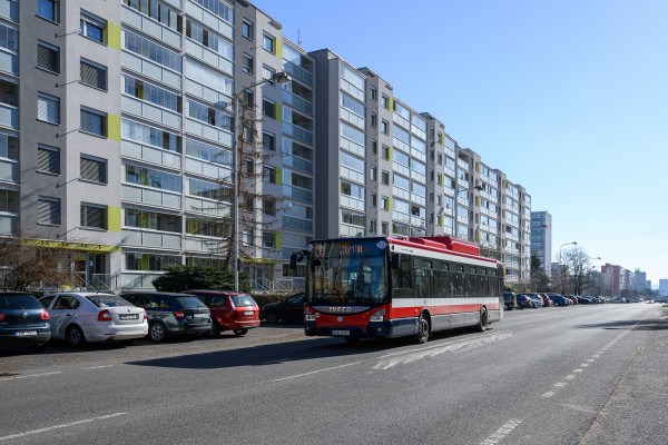 Nové vozy v ulicích statutárního města Mladá Boleslav v březnu 2025.