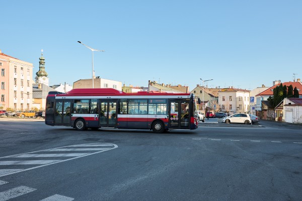 Nové vozy v ulicích statutárního města Mladá Boleslav v březnu 2025.