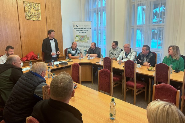 Zástupci bytových domů se v listopadu 2023 seznámili s plánovanými aktivitami v souvislosti s projektem Zlepšení mikroklimatických podmínek v lokalitě Na Radouči.