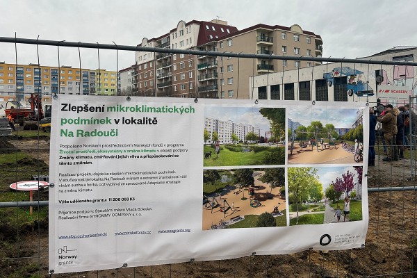 Setkání u příležitosti zahájení realizace projektu Zlepšení mikroklimatických podmínek v lokalitě Na Radouči v únoru 2024.