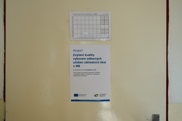 Snímky ze 4. ZŠ Mladá Boleslav zahrnuté do zvýšení kvality vybavení odborných učeben. Foto z března 2025.